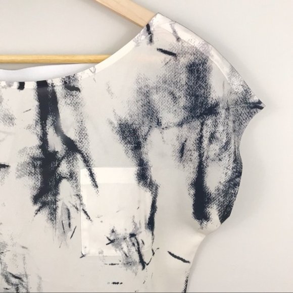 KIRRA Black & White Tie Dye Marble Flowy Blouse T-shirt | Size M - Picture 3 of 7
